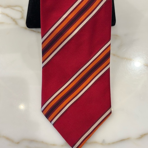 Burberry Red Orange Striped Tie—GREAT!! Beautiful Colors & Design—100% Silk—EUC - Picture 2 of 9